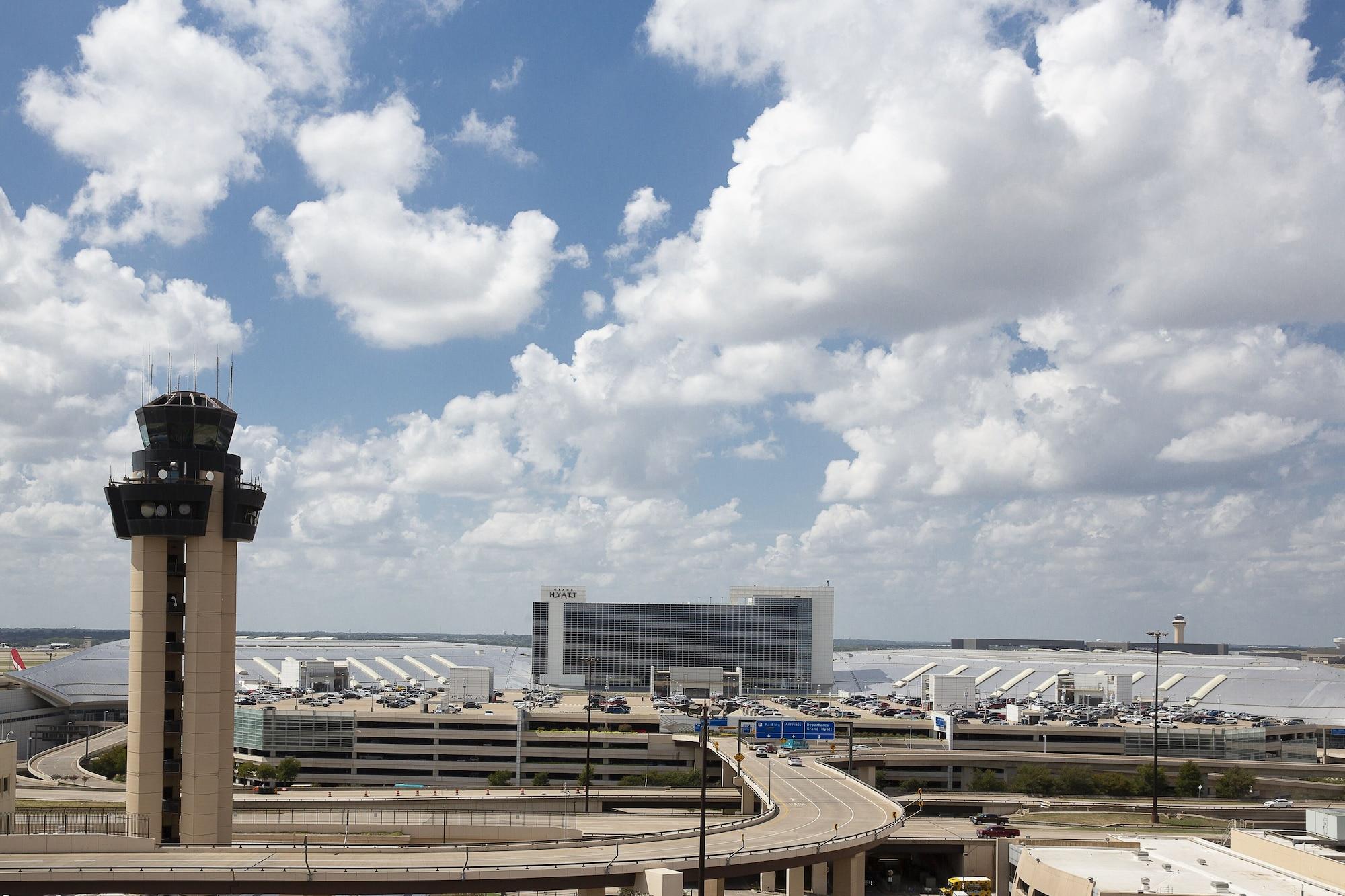 Hyatt Regency Dfw International Airport Hotel Грейпвайн Екстериор снимка