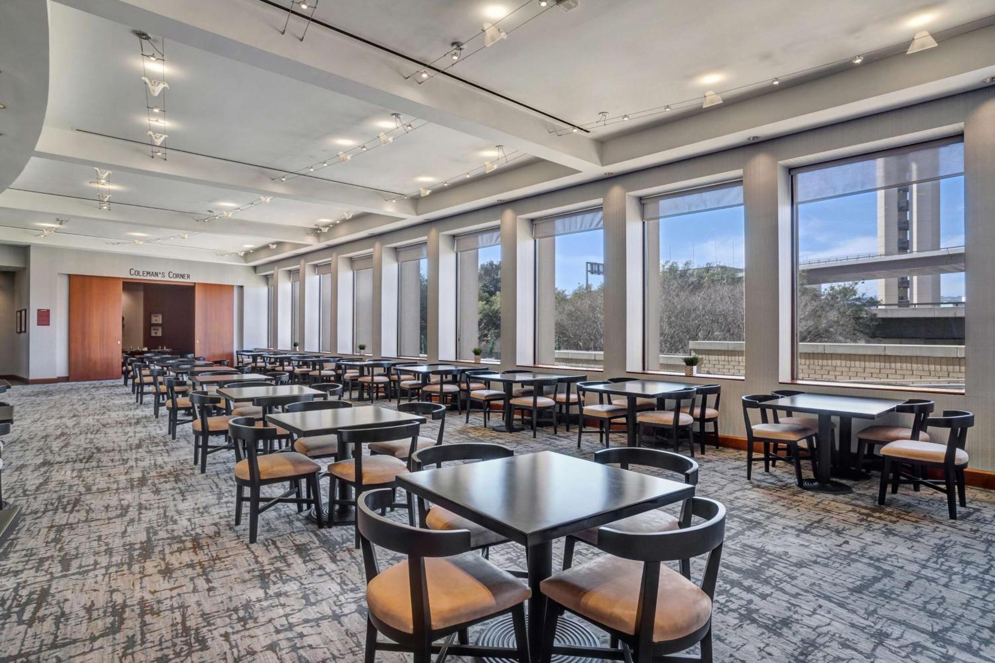 Hyatt Regency Dfw International Airport Hotel Грейпвайн Екстериор снимка